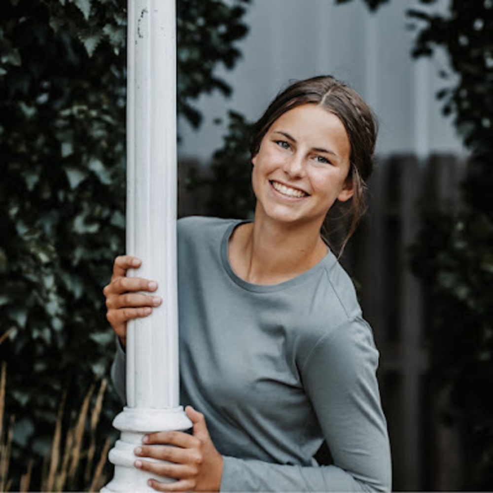 Meet your Posher, Chloe